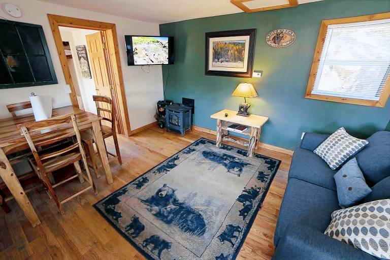 Children-friendly beautiful cabin with private pool | Dogs allowed — photo 2