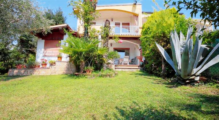 House with 2 rooms for 4 persons in Affi