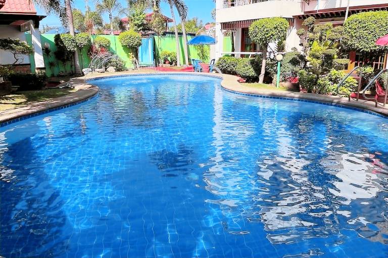 Sir Nico Guesthouse and Resort