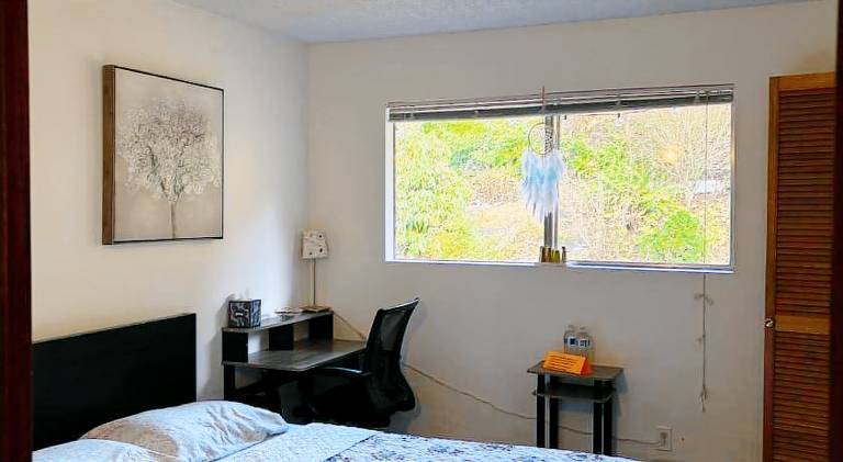 GardenView queen-size bedroom — photo 2