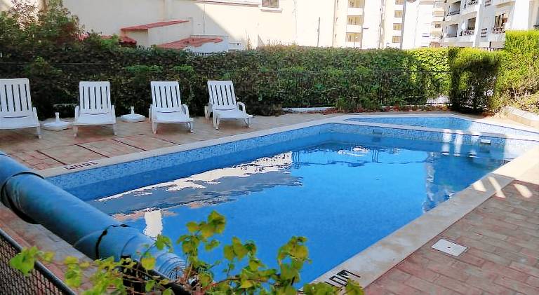 Big apartment with private pool & patio | Beach nearby | Dogs allowed in Portimão