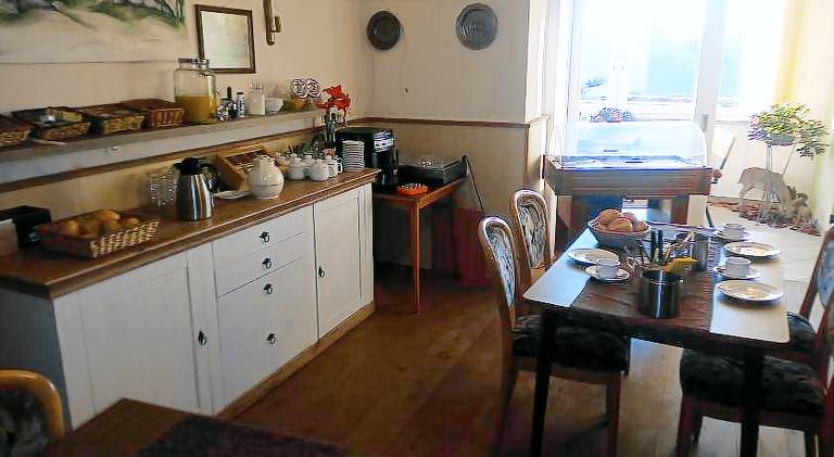 Serviced apartment with hot tub, pool & terrace — photo 4