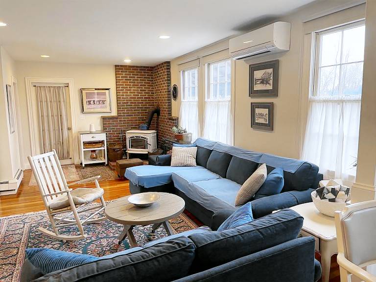 Apartment with garden in Andover, MA