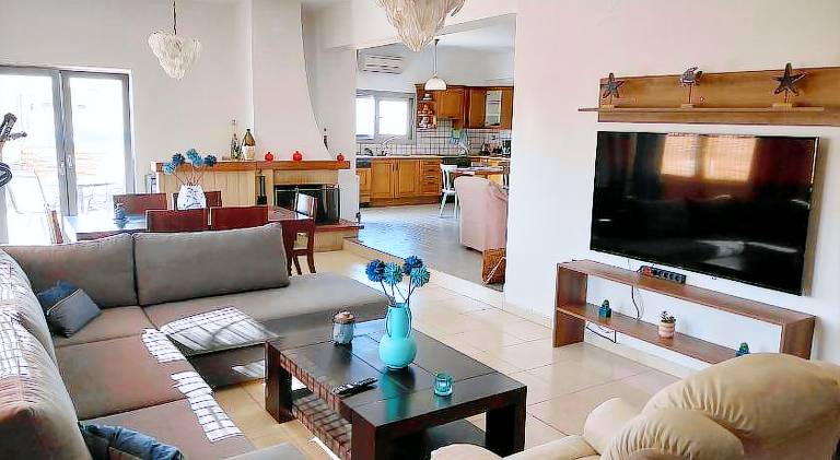 Rental apartment with pool in Platanias