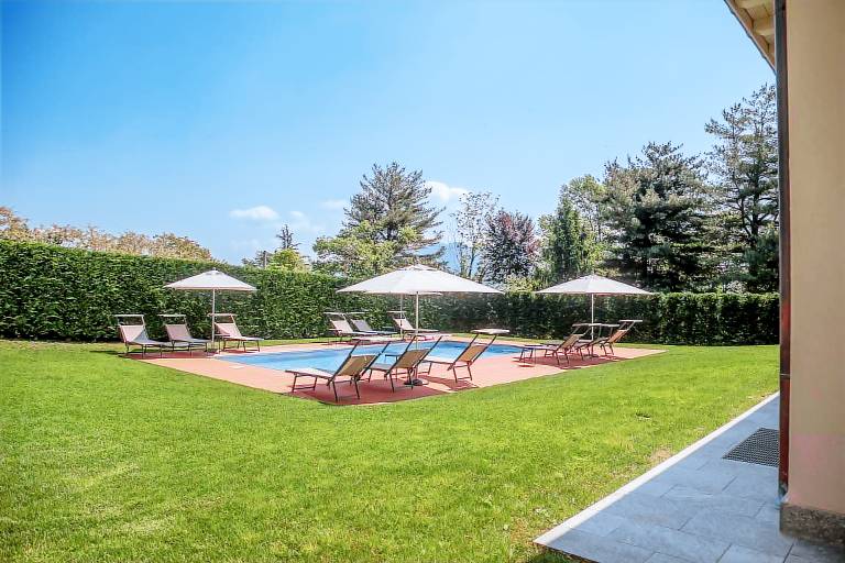 Fully equipped spacious villa with patio, barbeque & private pool | Garden view | Good for workation | Pets are welcome — photo 2