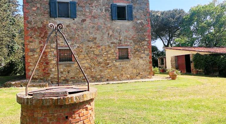 Holiday apartment with pool, patio & yard in Marciano della Chiana