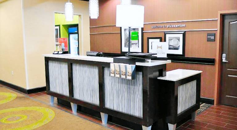 Hampton Inn Pleasanton — photo 4