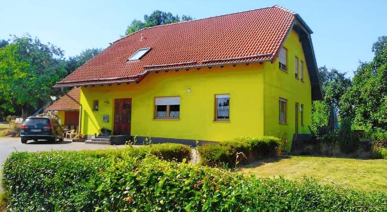 Holiday apartment with yard & patio in Bitburg