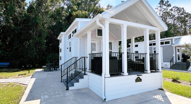 Nice vacation home with pool & jacuzzi | Pets allowed in MacClenny, FL