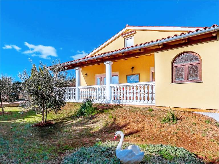 Pleasant vacation home with yard, terrace & BBQ | Pets are welcome — photo 4