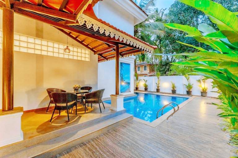 Vacation home with garden & pool — photo 3