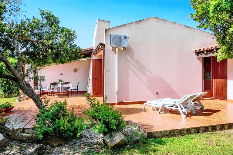 Villa with yard, BBQ & patio | Garden view | Good for workation — photo 3