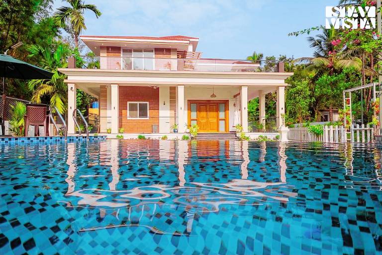 372 m&sup2; Villa