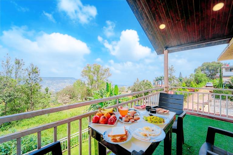 Fernstone 4BHK Pool Villa, Garden, BBQ, Home-Cook! in Jaoli