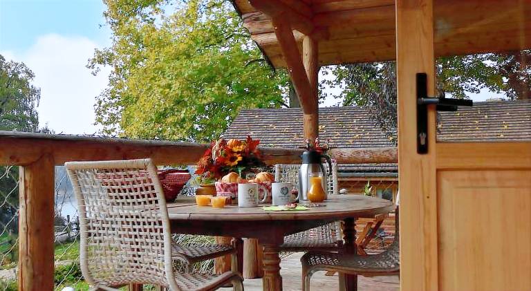 Vacation home with yard, terrace & barbeque — photo 5