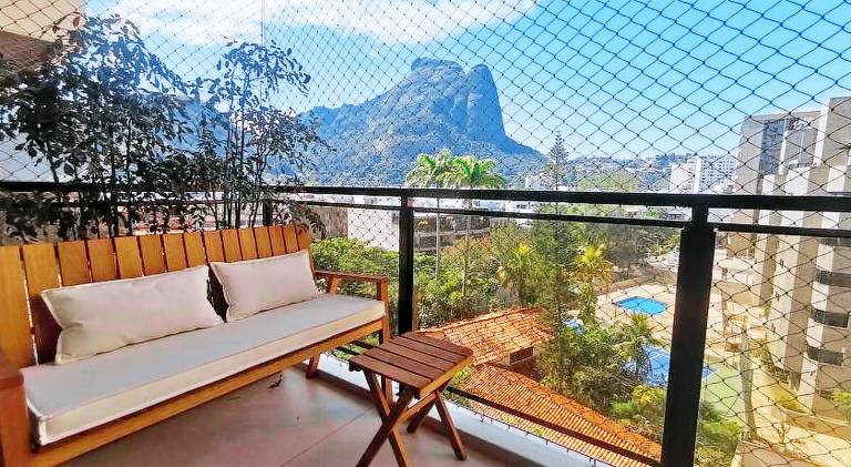 Apartment with pool & hot tub in Rio de Janeiro