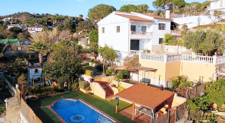 Villa with pool | Pet-friendly — photo 4