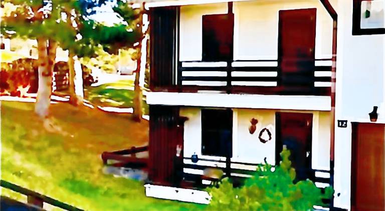 Holiday apartment with yard & terrace — photo 4