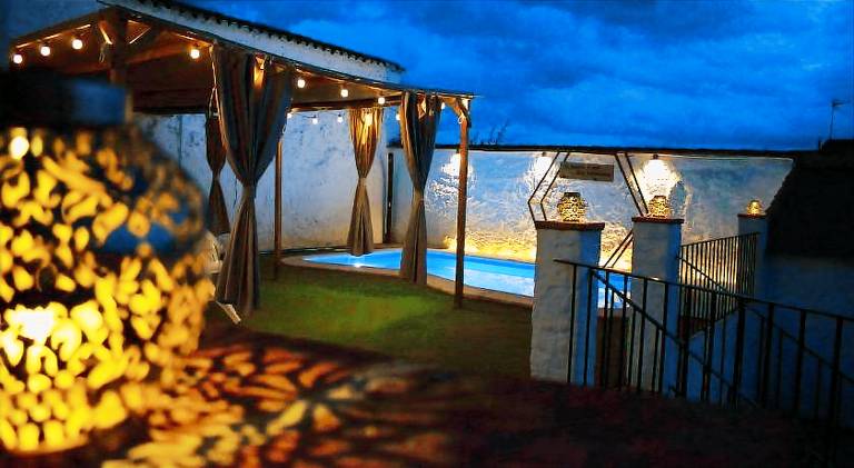 House with yard, patio & pool | Pet-friendly in Badajoz