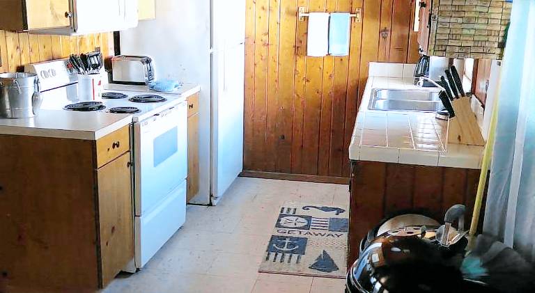 House | Pets allowed — photo 4