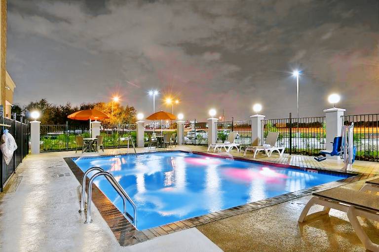 Comfort Suites near Westchase on Beltway 8