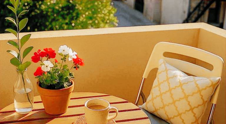 Apartment with patio — photo 4