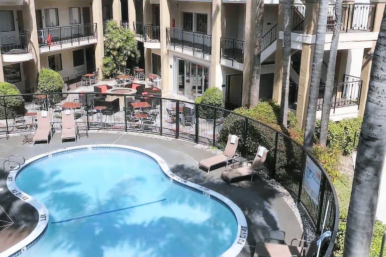 Comfort Inn & Suites Orange County John Wayne Airport