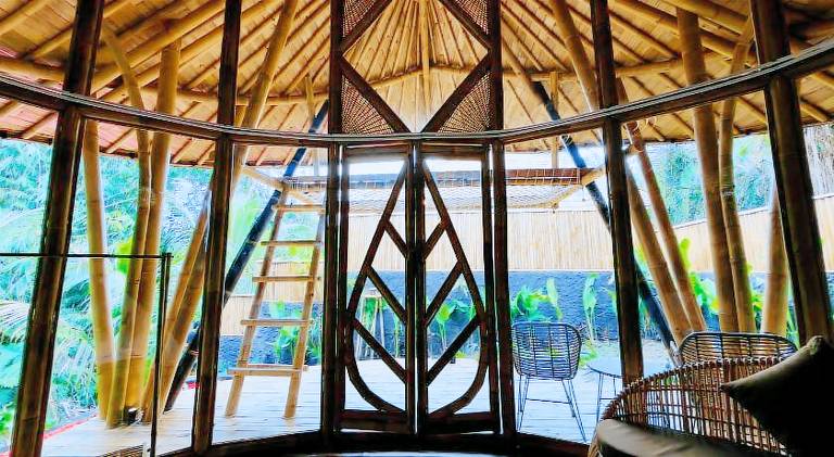 Villa with terrace, hot tub & private pool | Pets allowed — photo 5