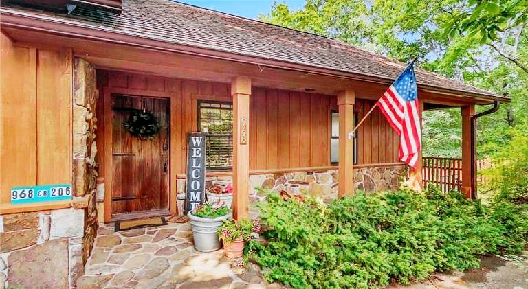 Big vacation home with hot tub | Pets allowed — photo 5