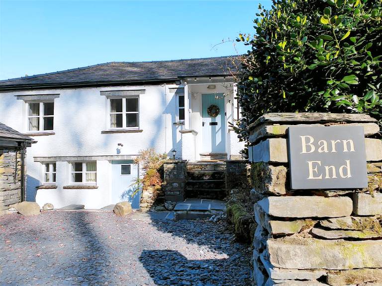 Wonderful vacation home with terrace & garden | Pets allowed in Ambleside