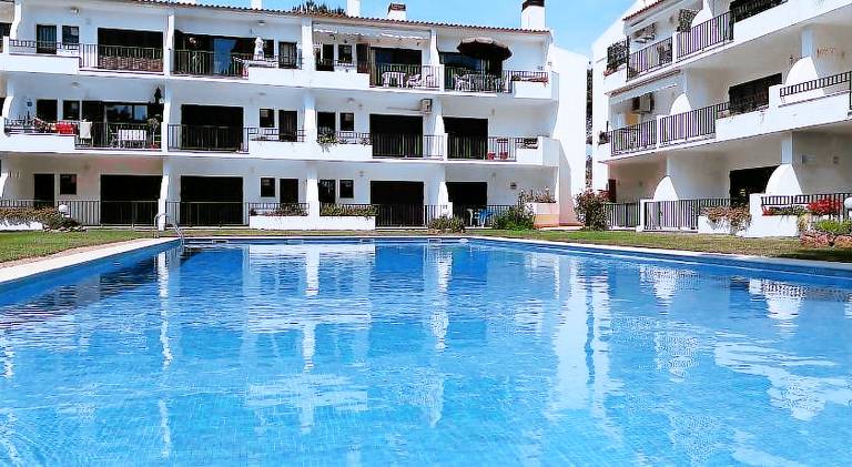 Rental apartment with pool — photo 2