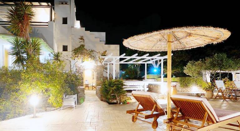 House with jacuzzi, yard & terrace | Good for workation — photo 2