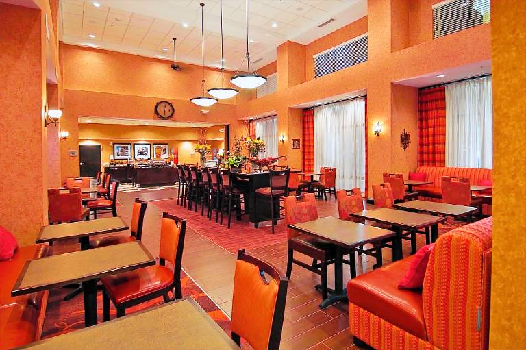 Hampton Inn & Suites Elk City — photo 3