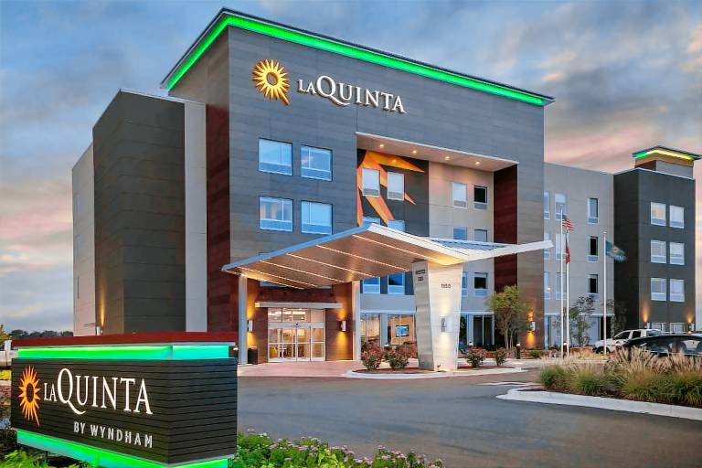 La Quinta Inn & Suites by Wyndham West Memphis in West Memphis, AR