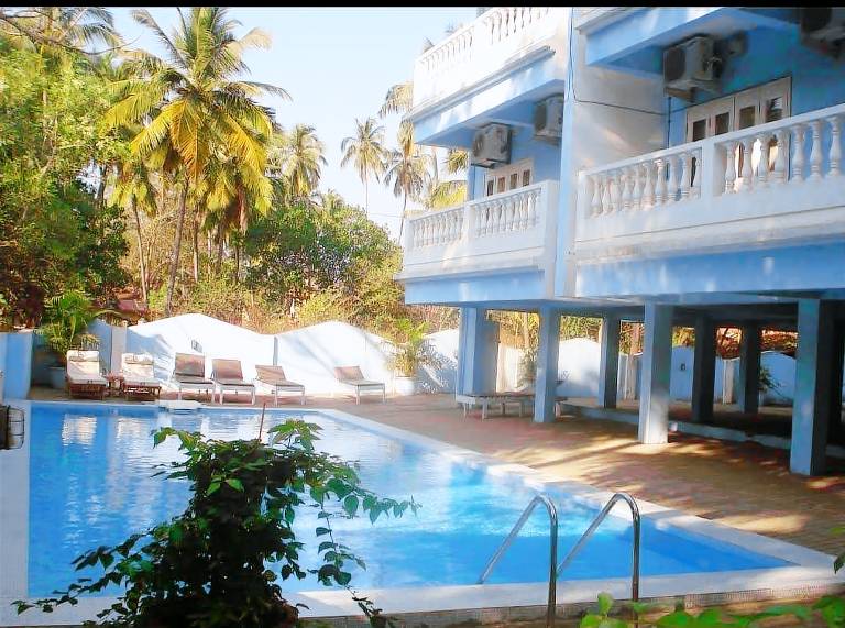 Rental apartment with private pool, patio & barbeque | Close to the beach | Suitable for remote work | Pets allowed in Calangute