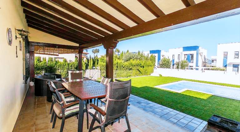 Fully equipped villa with private pool, barbeque & yard | Next to the beach | Pet-friendly — photo 4