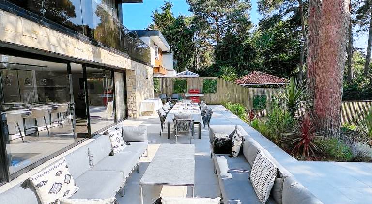 Luxury Villa - Hot Tub - Exclusive Offers - Amar Luxury Stays — photo 5