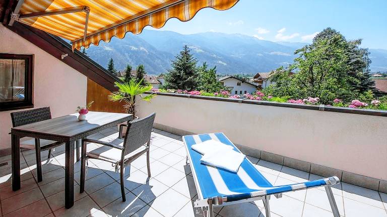 Charming apartment with yard & terrace | Garden view | Dogs allowed in Parcines