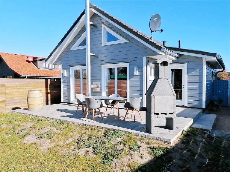 Ferienhaus "Bella" für 6 Personen und 4 Hunde. in Groemitz