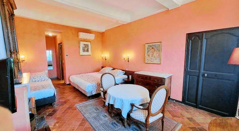 Hostellerie Le Beffroi, The Originals Relais — photo 2