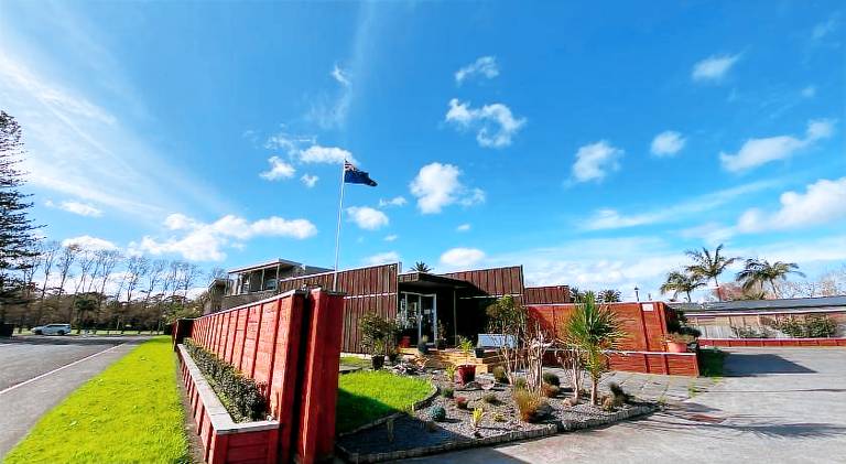 Parakai Springs Motel in Auckland