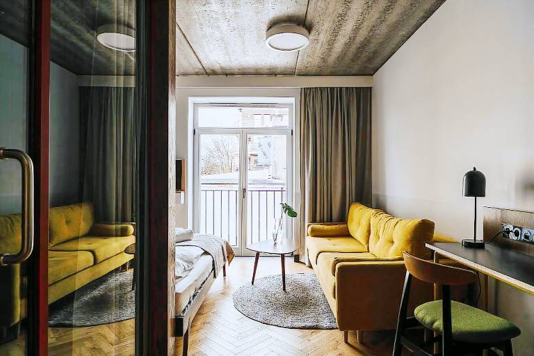 Holiday apartment with yard — photo 2