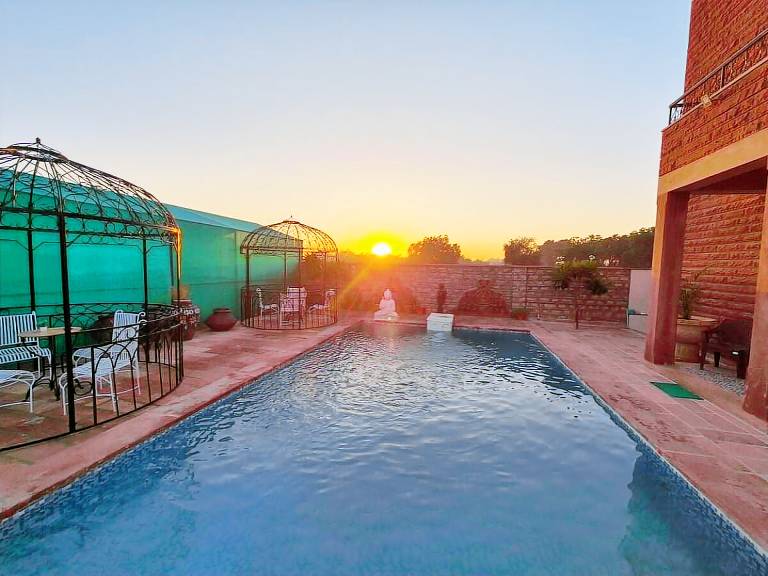 Villa with pool & yard | Suitable for remote work | Pets allowed — photo 3