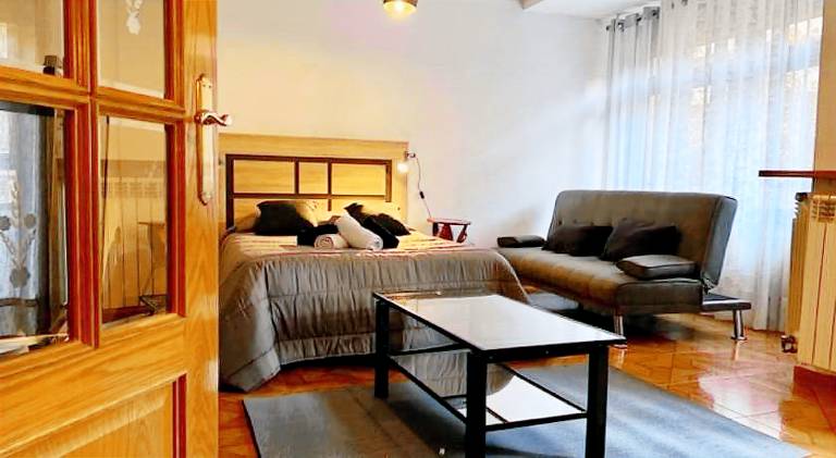 Rental apartment with 3 rooms for 8 persons in Logroño