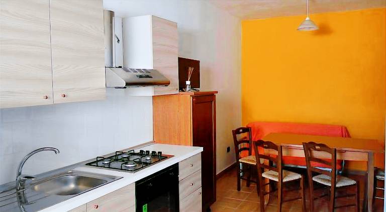 Serviced apartment with terrace, garden & pool — photo 5