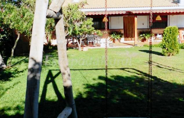 Child-friendly cottage with garden, terrace & pool | Mountain view | Dogs allowed — photo 2