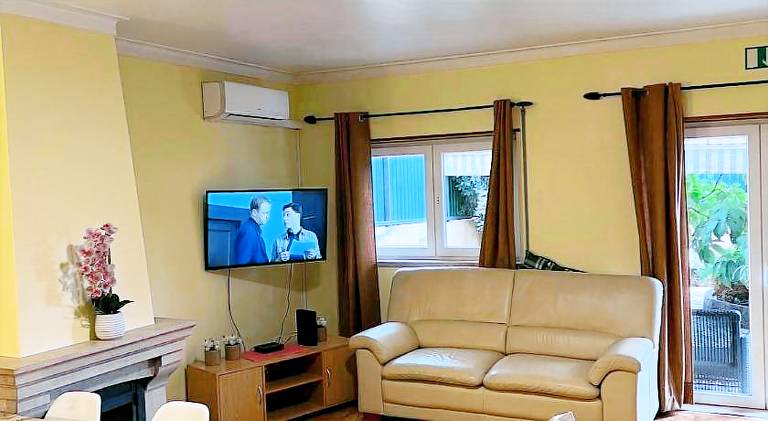 Fully equipped lovely holiday apartment with terrace | Near Monastery of Santa Clara-a-Nova | Pets are welcome in Coimbra