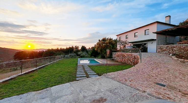 Villa with private pool, patio & barbecue | Perfect for remote work | Dogs allowed — photo 5