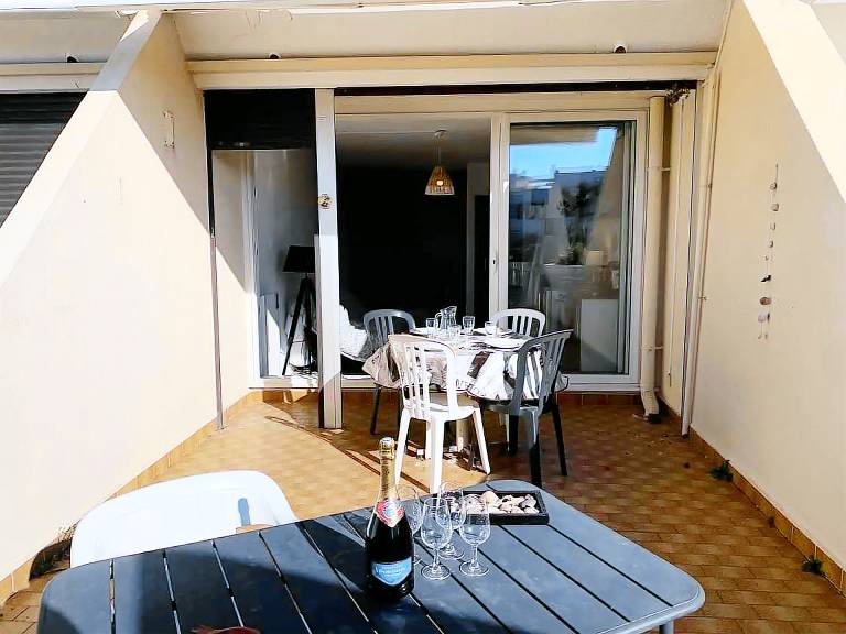 Studio with 1 room for 4 persons — photo 2