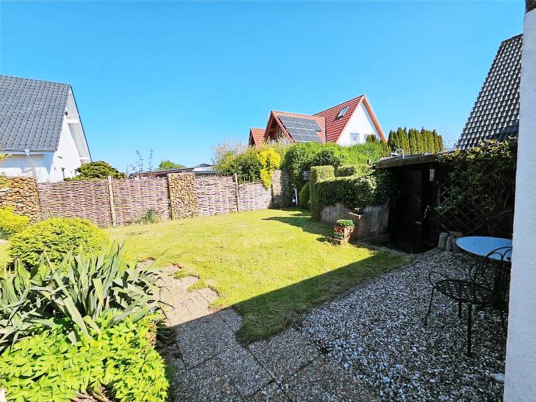 Child-friendly vacation home with garden, grill & terrace | Sea view | Next to the beach | Pet-friendly — photo 3